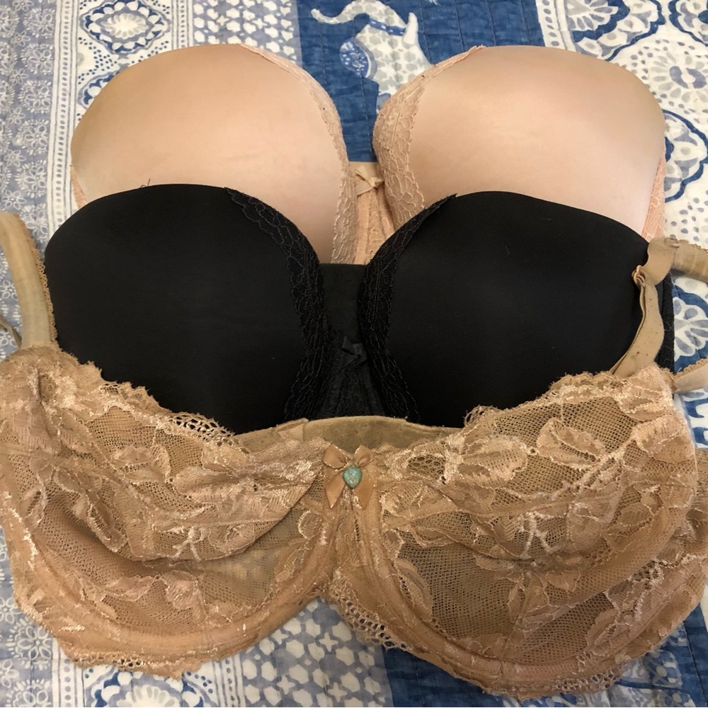 Lot of three bras: Elegant Lace Underwire Bra and two strapless bras